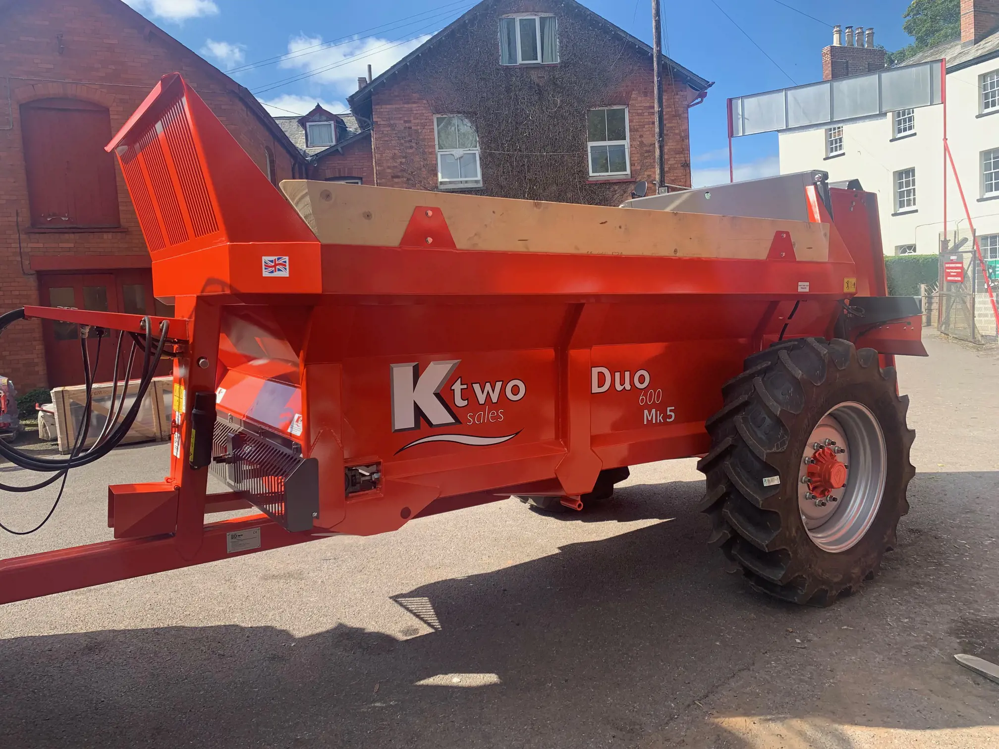 K Two Duo 600 Manure Spreader Image