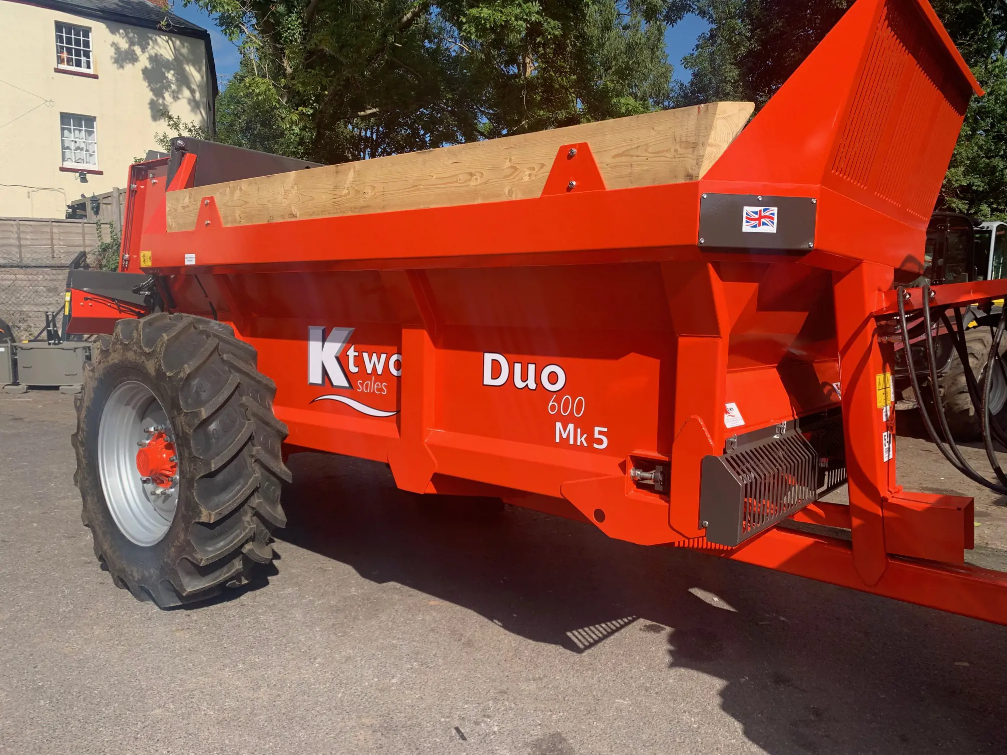 K Two Duo 600 Manure Spreader Image